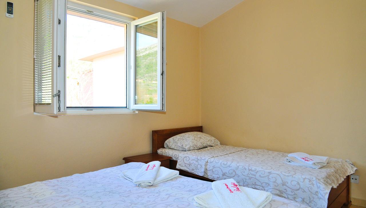 Apartmani Bulajic Tivat Exterior foto